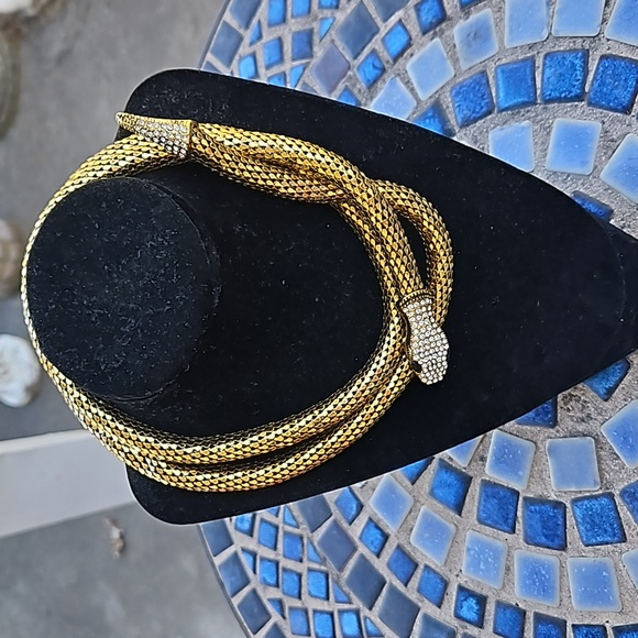 Sparkling Encrusted Snake Necklace Magnetic Rhinestone Snake Head Clasp Gold OS - Picture 3 of 4